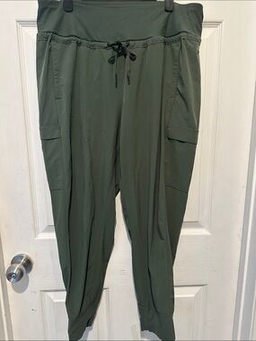 CALIA by Carrie Underwood Cargo Sweatpants